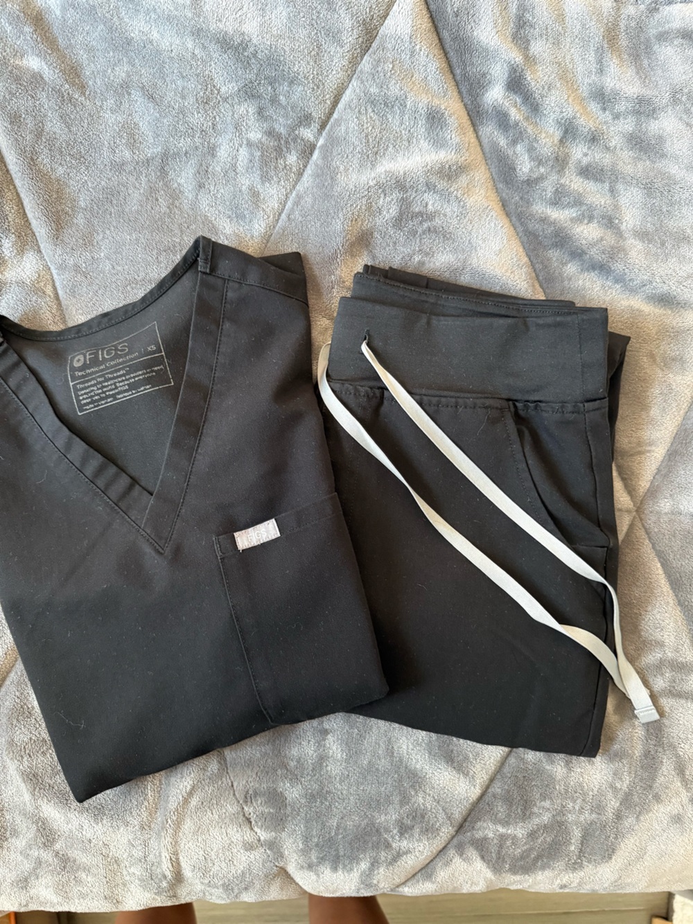 Figs Black V-Neck Scrub set